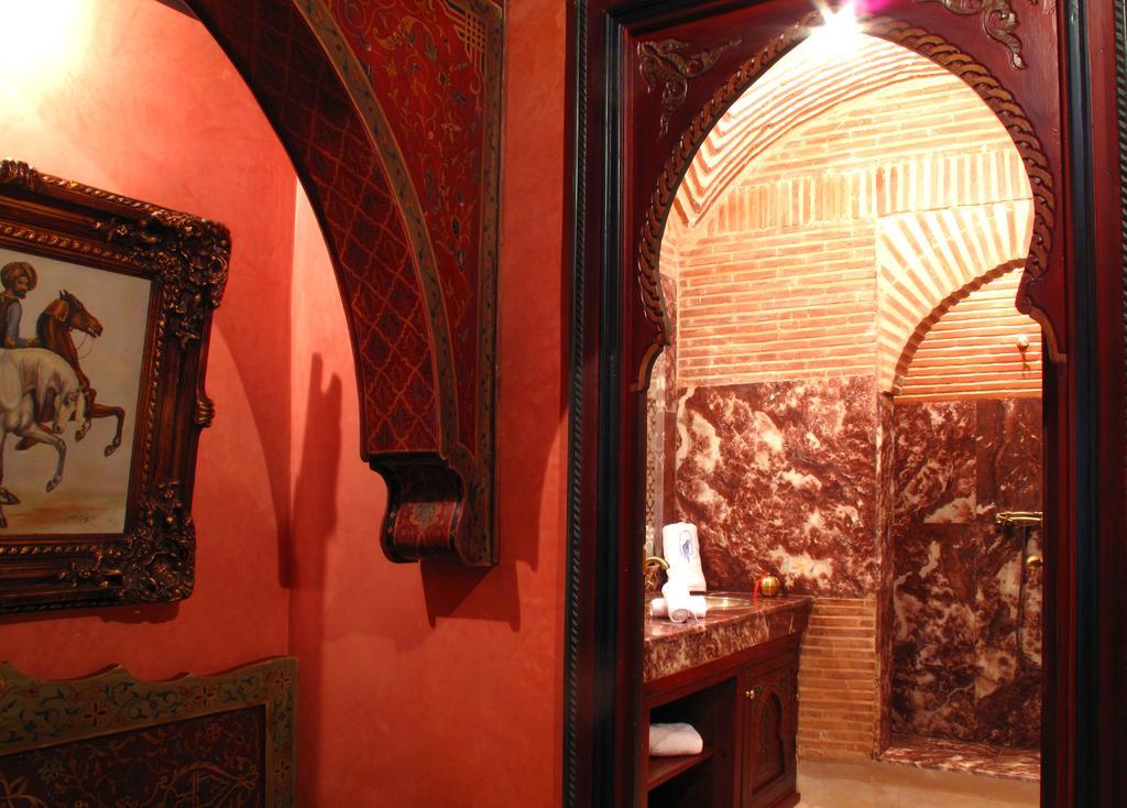 Le Perroquet Bleu & Riad 3*